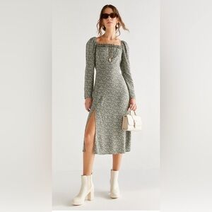 NWT Francesca’s Rosalie Ruffle Neck Floral Midi Dress size large olive green.